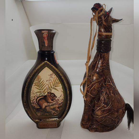 2 Decanters Perfect For Collectors!Beam's Choice & 45yo Italian Leather Decanter - Picture 9 of 12